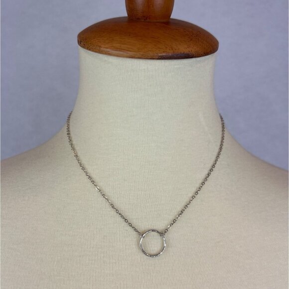 Minimalist Silver Tone Delicate Hammered Circle Pendant Necklace - Picture 1 of 5